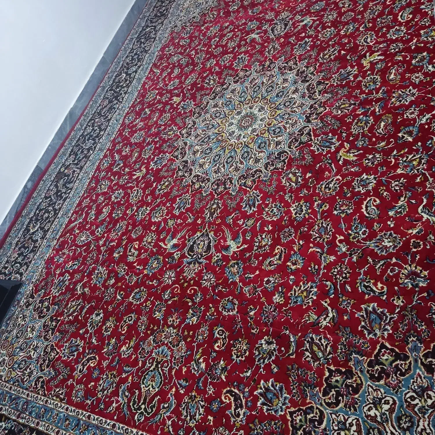 فرش 12متری 2تاسرمه ای یکی قرمز|فرش|ازنا, |دیوار