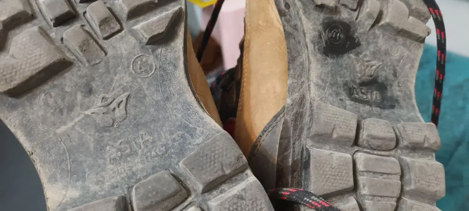 ۲جفت کفش کوهنوردی سایز ۴۱ و۴۰|کیف، کفش، کمربند|کرج, کرج نو|دیوار