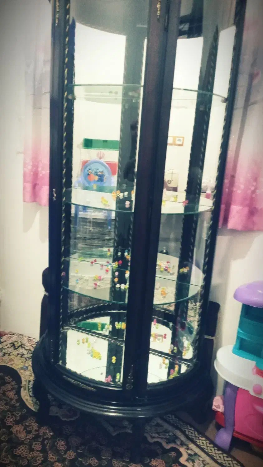 بوفه چهارطبقه بدون هیچ مشکل وخط وخشی|بوفه، ویترین، کنسول|زاهدان, |دیوار