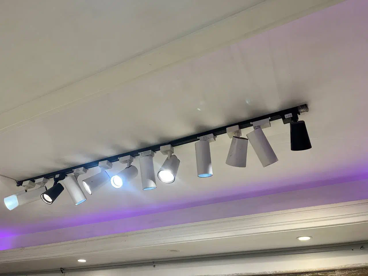 چراغ ریلی دزگیر لباس|فروشگاه و مغازه|اسلام‌شهر, شهرک محمدیه|دیوار