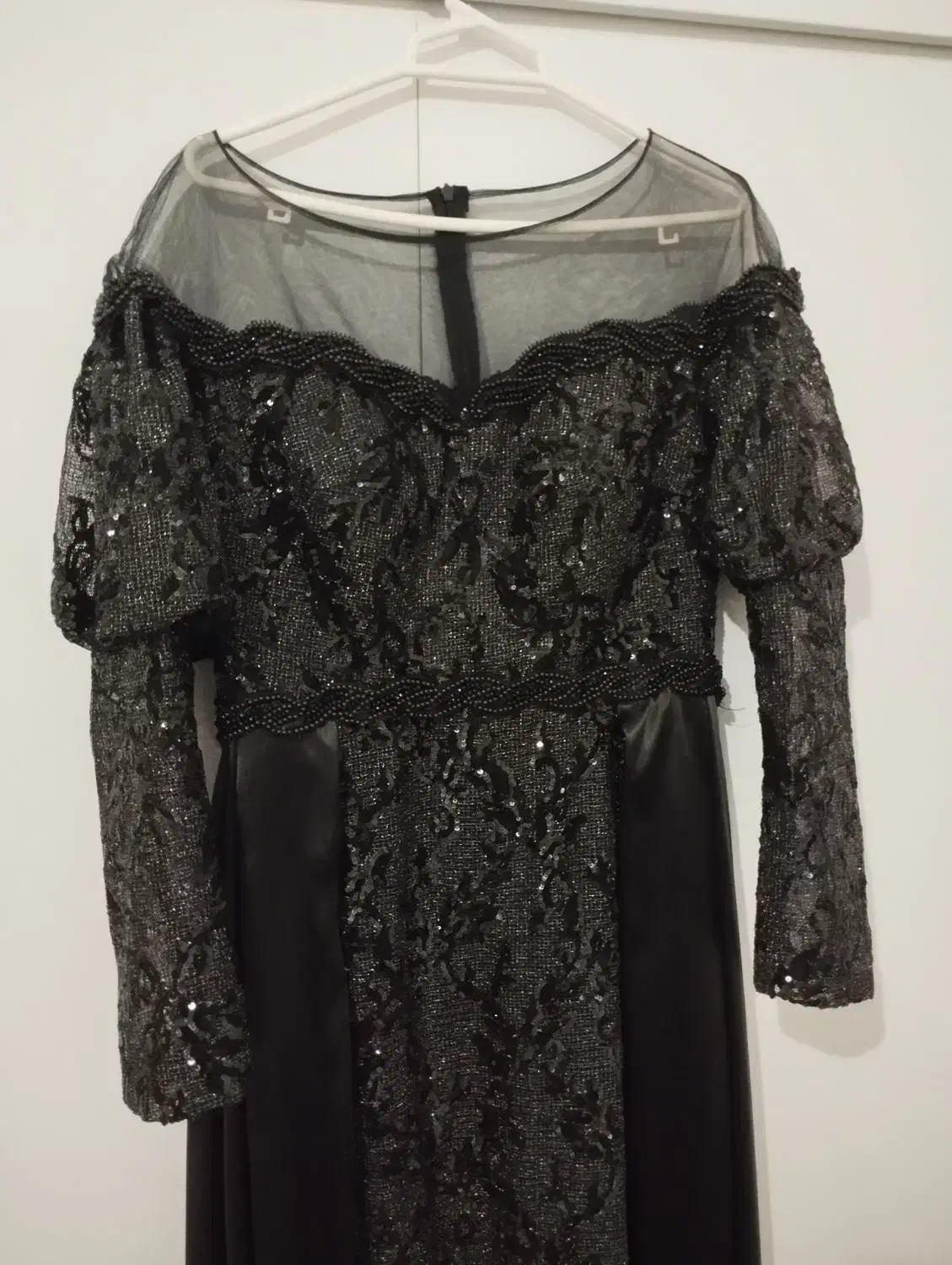 پیرهن مجلسی|لباس|خرمآباد, |دیوار