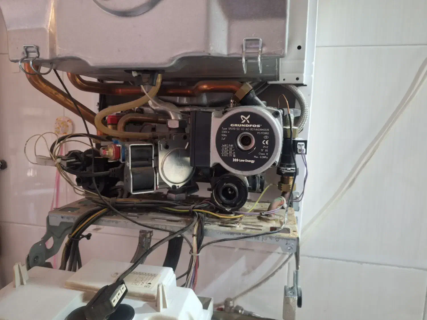 پکیج و رادیاتور و آبگرمکن دیواری|خدمات پیشه و مهارت|شهرکرد, |دیوار