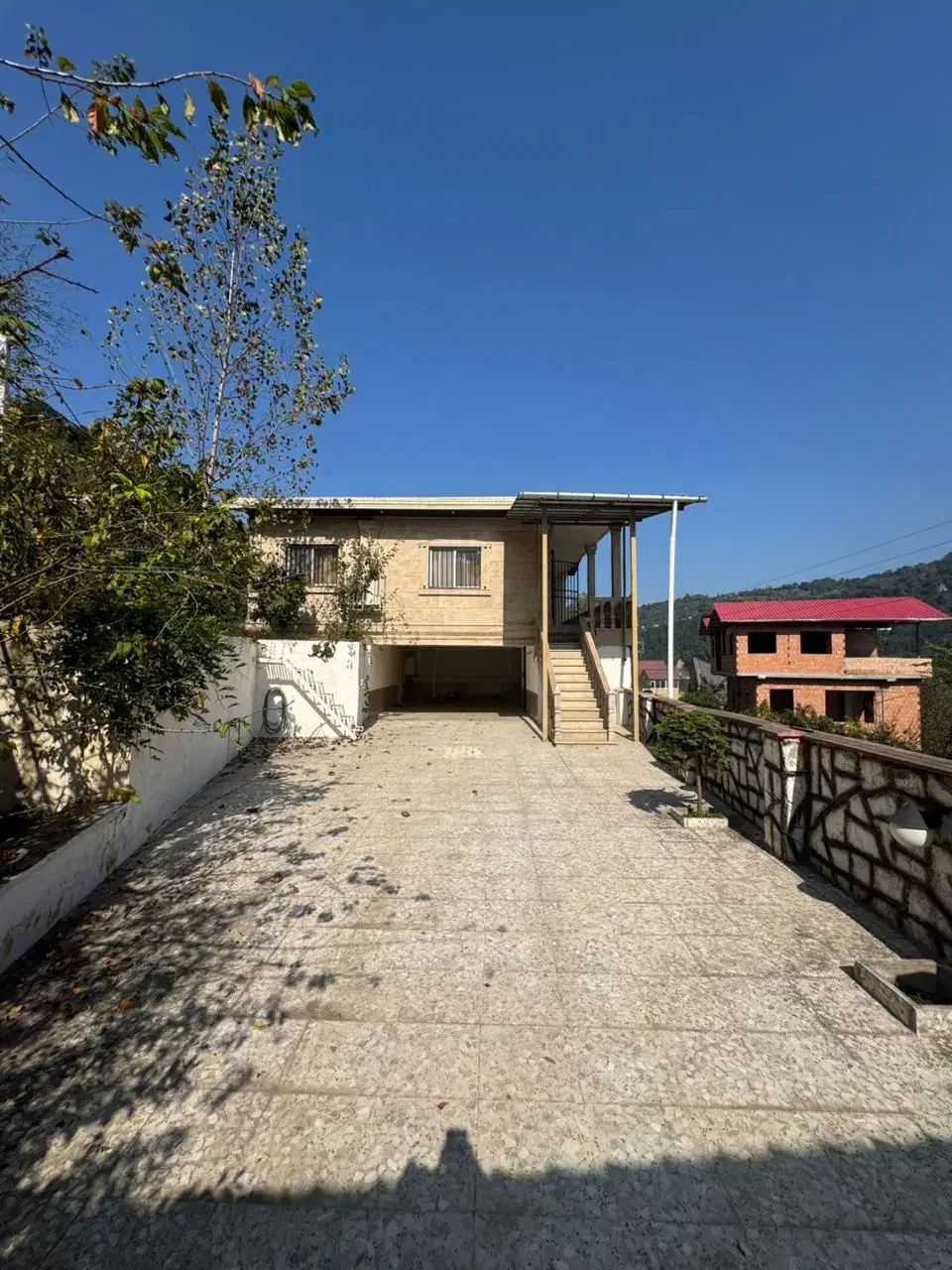 ویلا داری چشم انداز در منطقه توریستی لفور|فروش خانه و ویلا|آلاشت, |دیوار