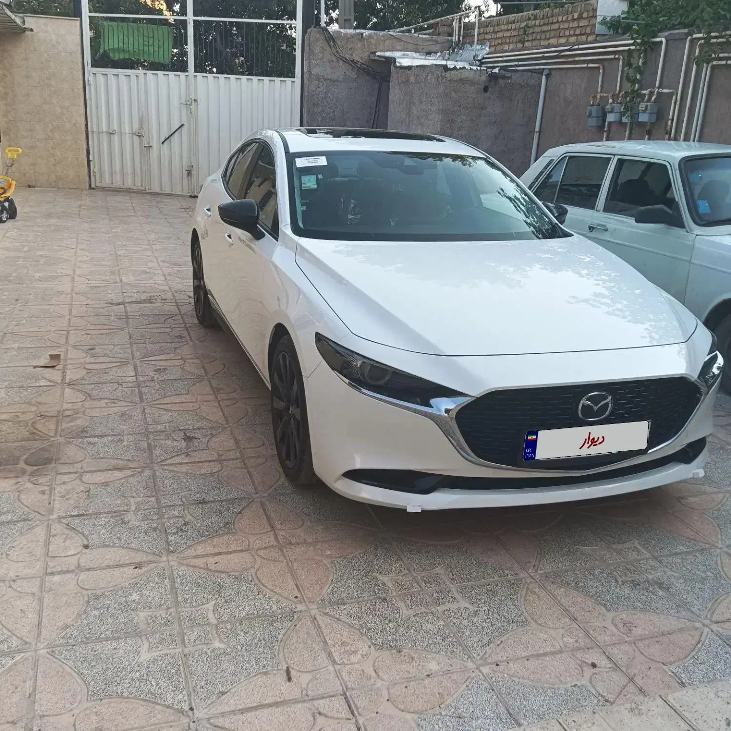 مزدا ۳ مدل 2024 سفید تو مارون|خودرو سواری و وانت|قزوین, |دیوار