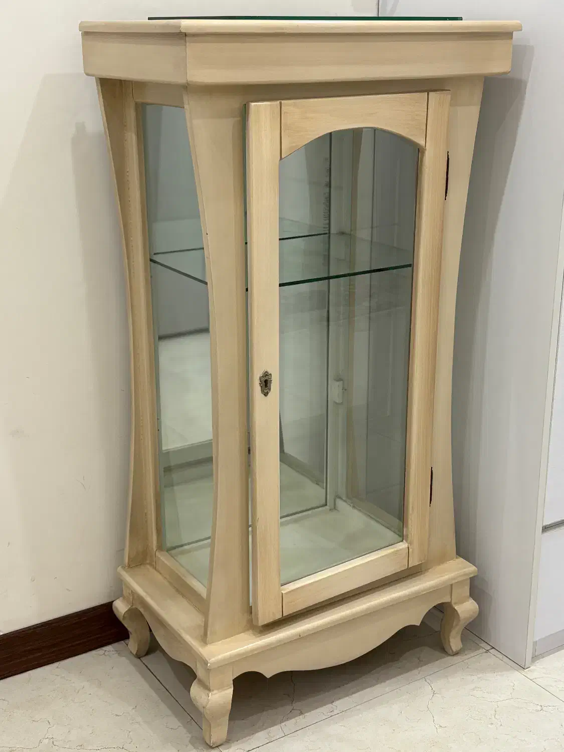 بوفه کاملا نو و سالم|بوفه، ویترین، کنسول|هشتگرد, شهرک اداری|دیوار