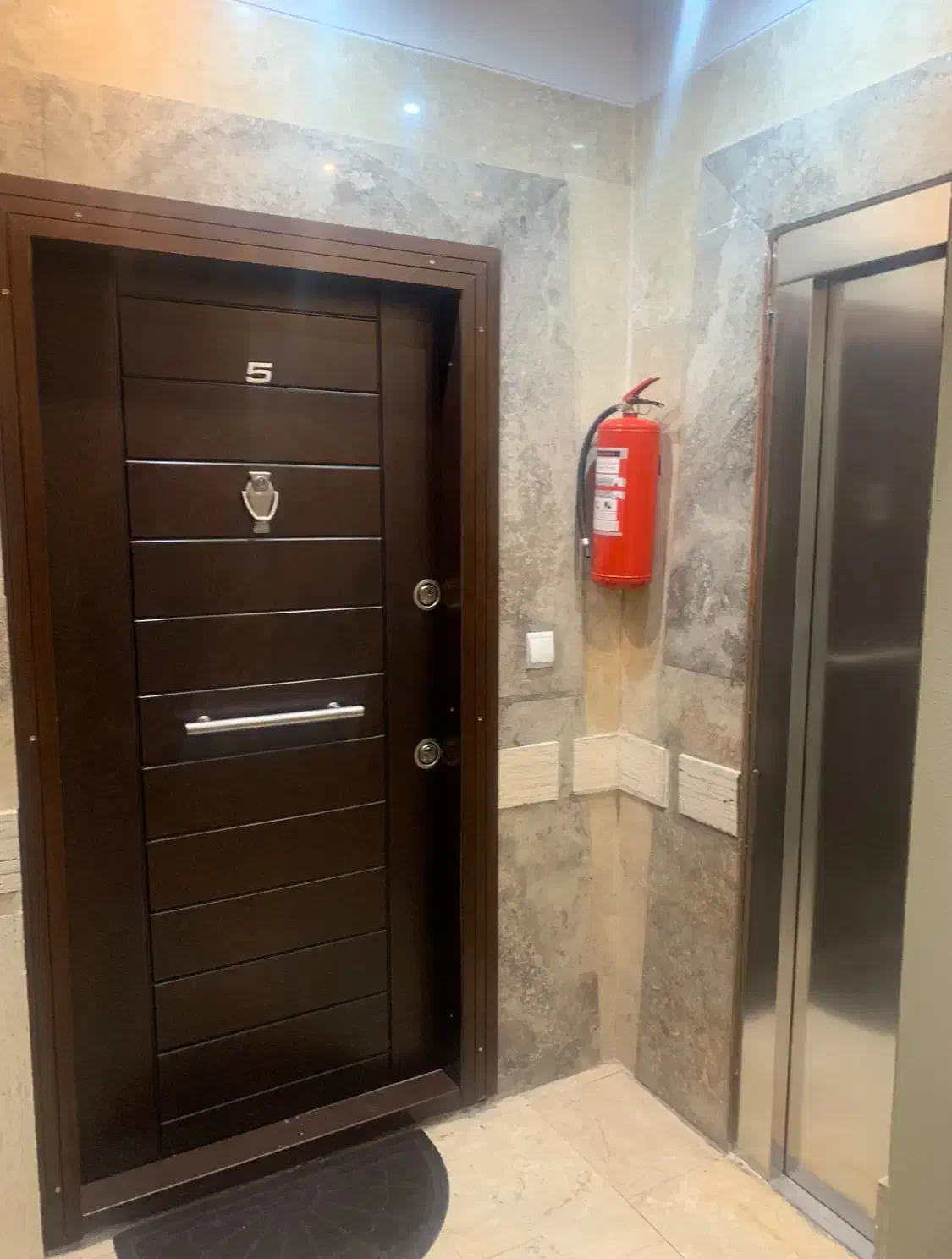 130متر امیرآباد شمالی/خ نوزدهم/ 7 ساله