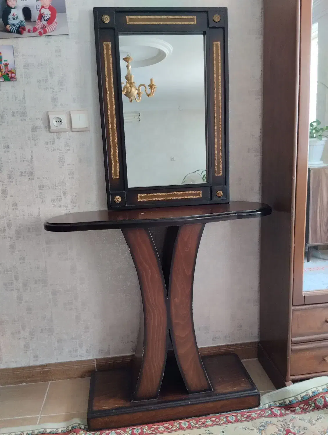 آینه سنتی به همراه میز پایه دار|بوفه، ویترین، کنسول|مشهد, آبکوه|دیوار