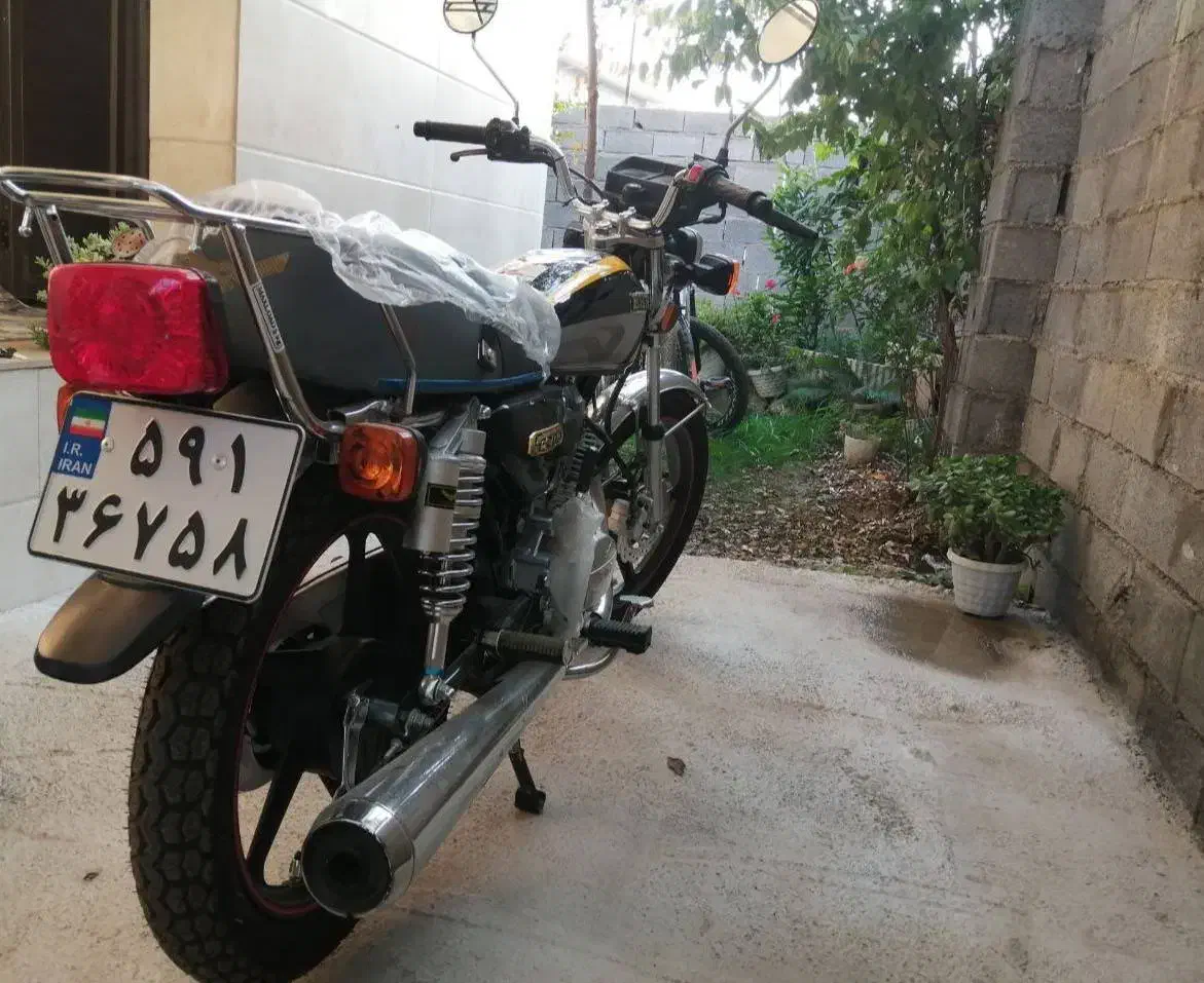 موتور مدل ۱۴۰۳کاملا صفر صفر فقط ۲۵۰تا راه رفته|موتورسیکلت|هادی شهر, |دیوار