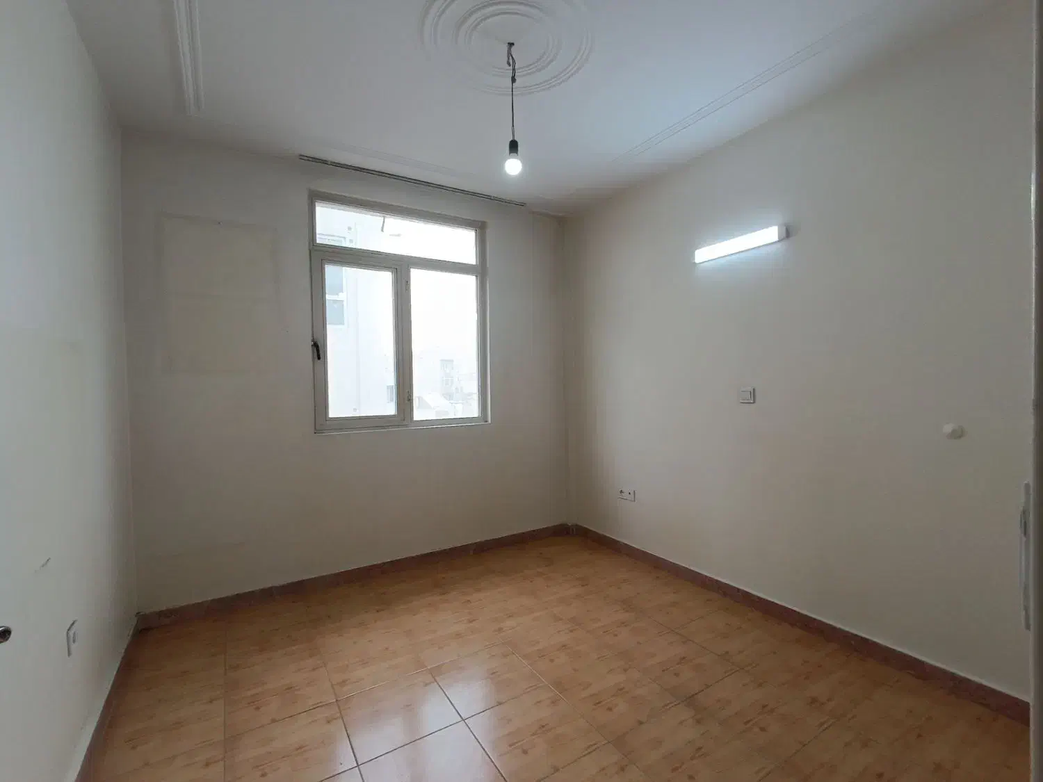 ۶۰ متر/ تکواحدی/ پارکینگ اصلی/ پرستار افراسیابی