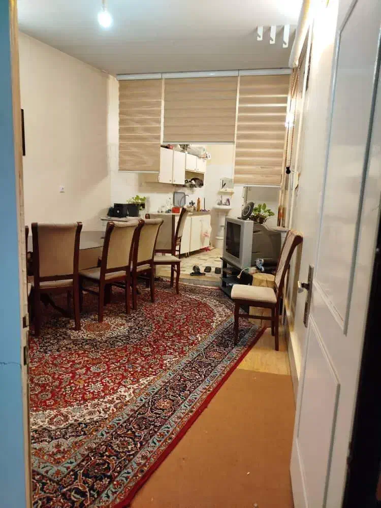 اجاره دفتر کار بر بلوار 15 خرداد طبقه یک|اجارهٔ دفتر کار، اتاق اداری، مطب|قم, سراجه (۱۵ خرداد)|دیوار