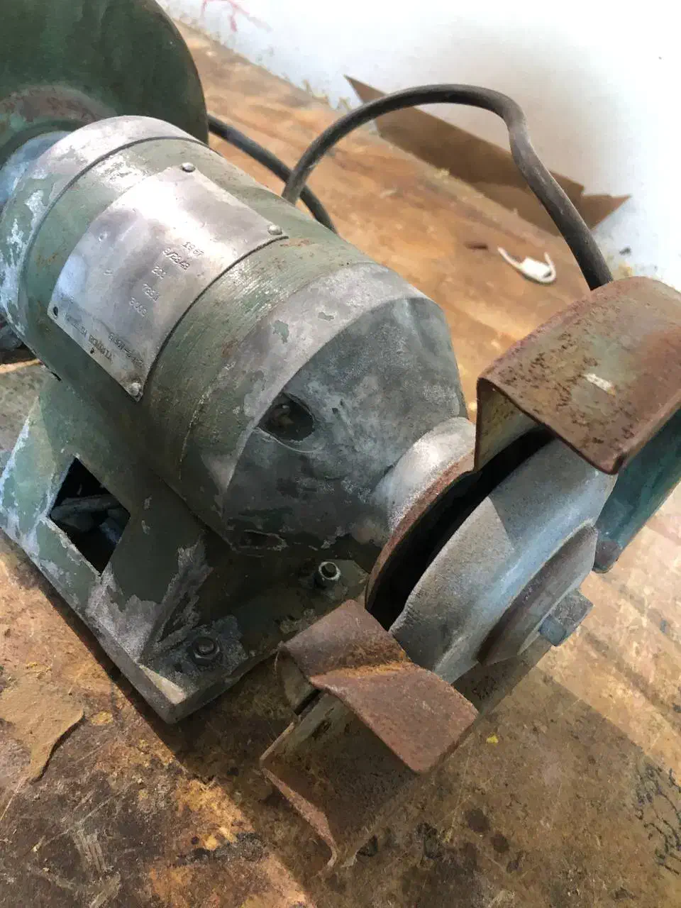 سنگ رومیزی|ابزارآلات|نور, |دیوار