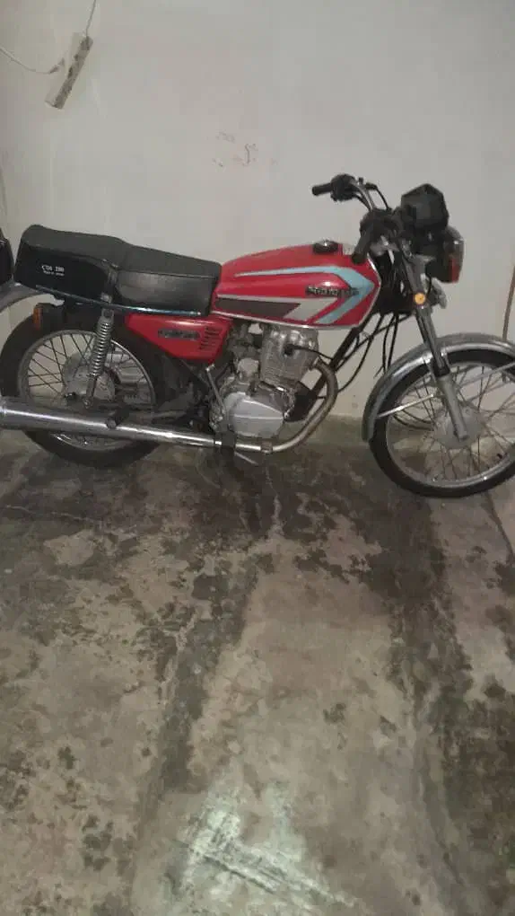 موتور هوندا ۸۳|موتورسیکلت|بندر انزلی, معلم|دیوار