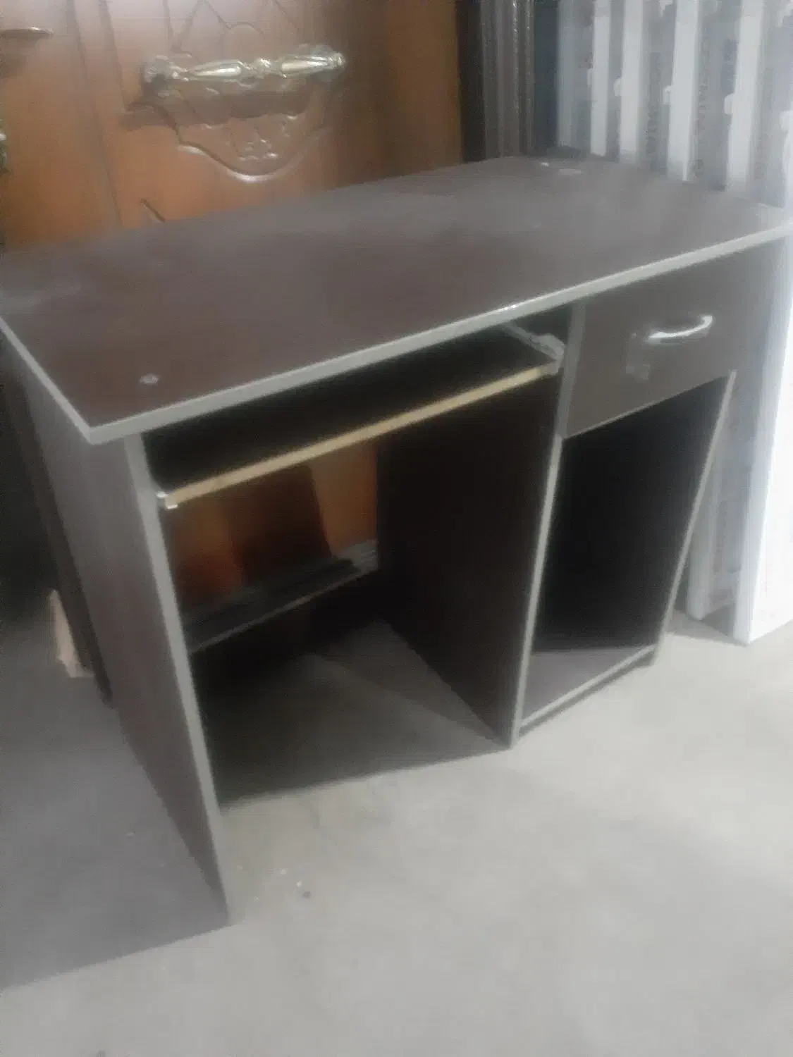 میز کامپیوتر|میز تحریر و کامپیوتر|میانه, |دیوار