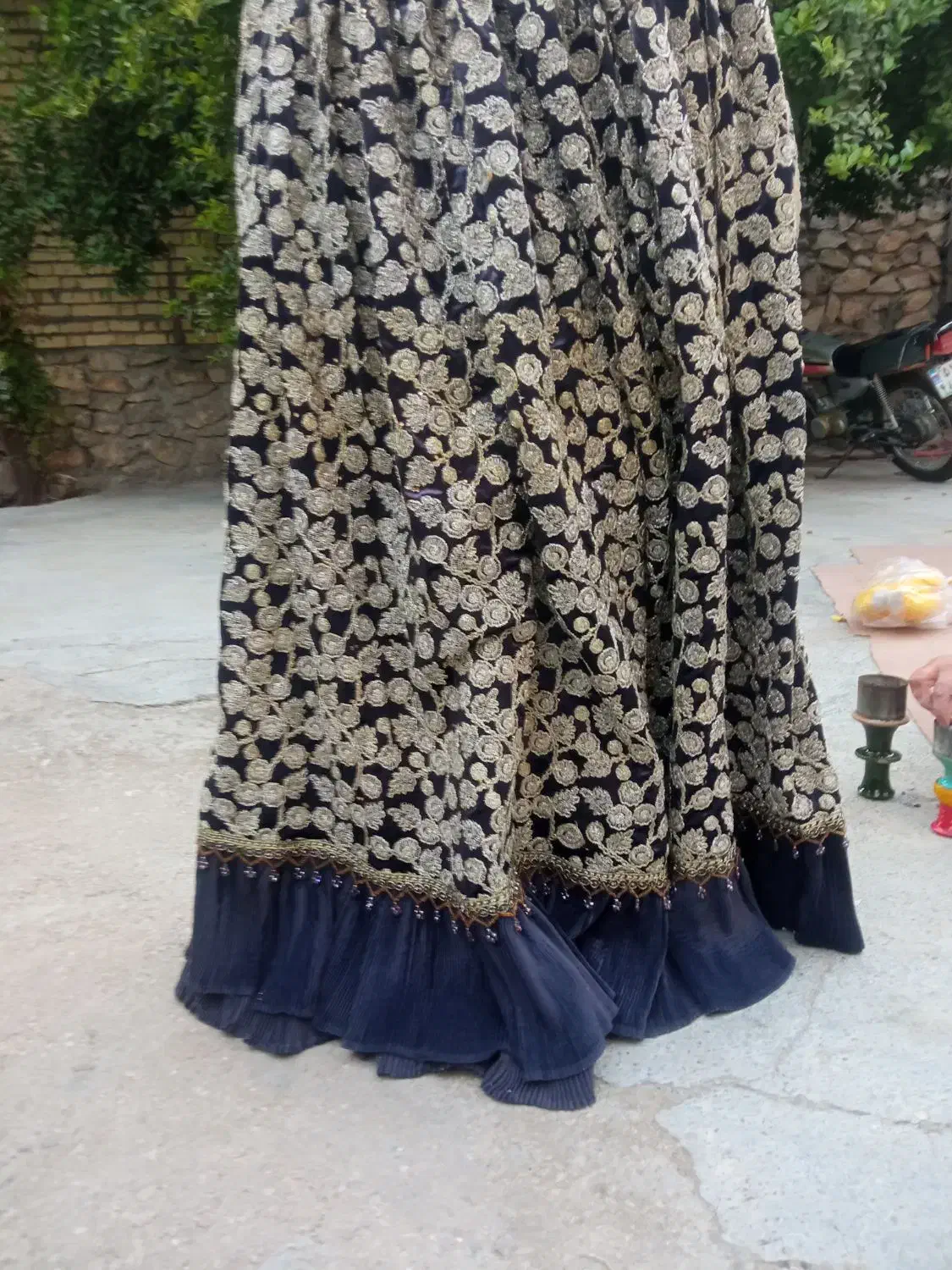 لباس محلی چرام جنس مخمل|لباس|چرام, |دیوار