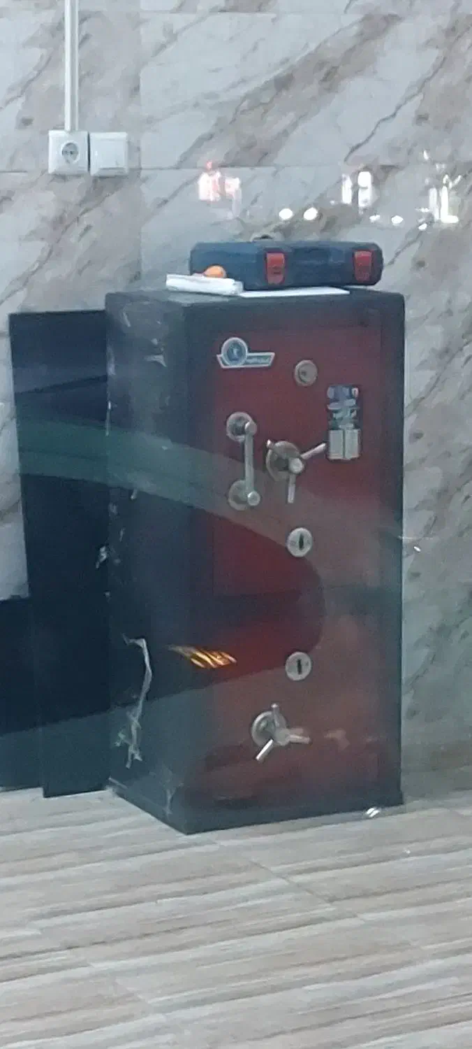 فروش گاوصندوق دو طبقه کم کارکرد|دفتر کار|ارومیه, |دیوار