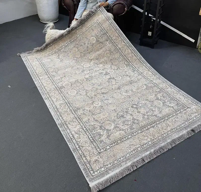 فرش افشان گلبرجسته طوسی کرم|فرش|تهران, شکوفه (عبدل آباد)|دیوار