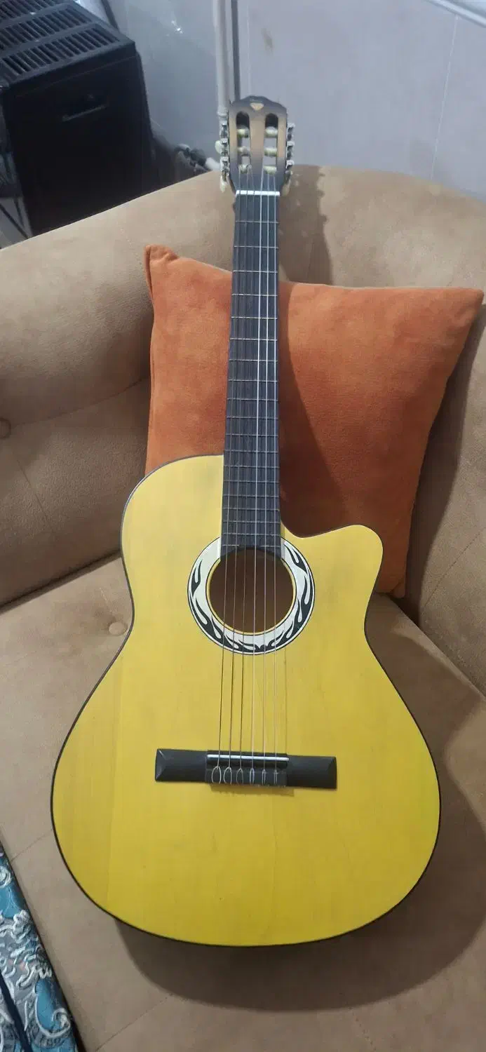 گیتار یماها|گیتار، بیس، امپلیفایر|بوشهر, |دیوار