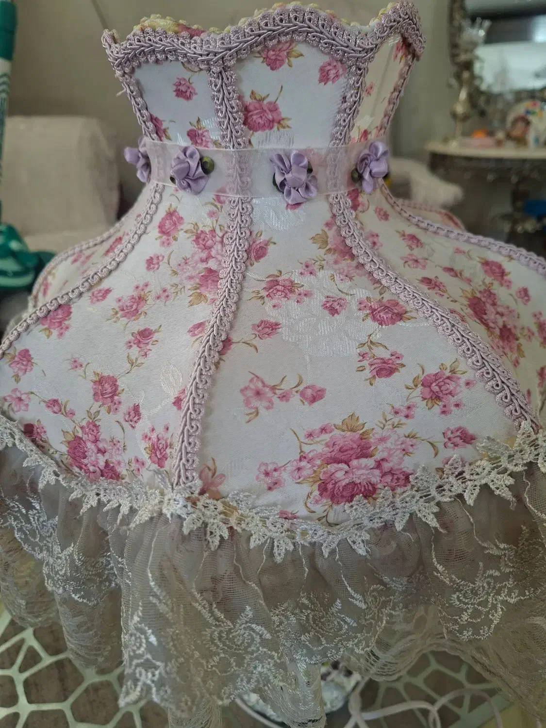 چراغ خواب|چراغ خواب و آباژور|ری, علایین|دیوار