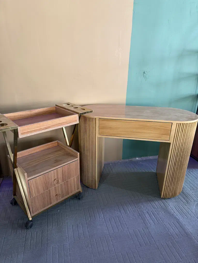 دکورآرایشگاه تجهیزات آرایشگاهی ترولی آینه میزناخن|آرایشگاه و سالن‌های زیبایی|کرج, گلشهر|دیوار