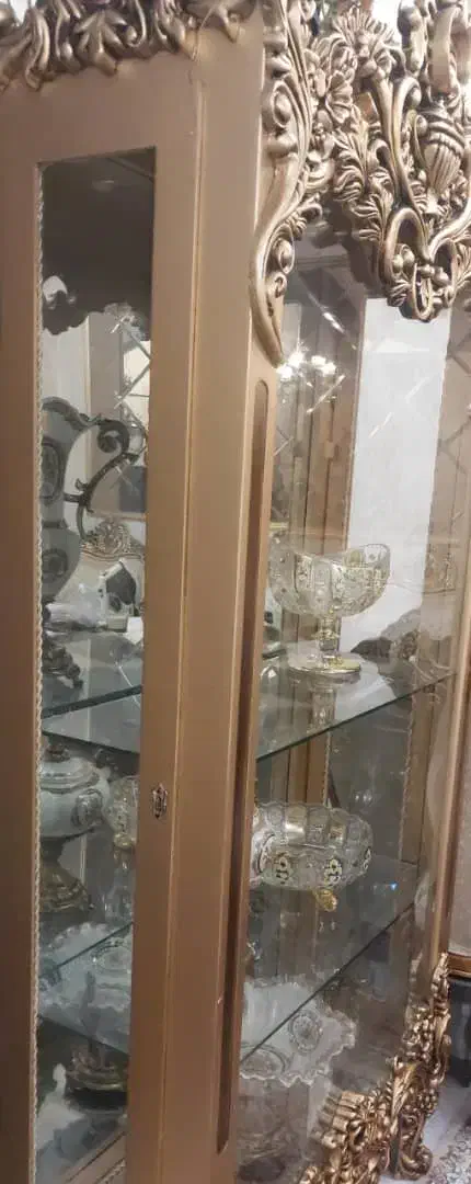 بوفه ۴طبقه چوبی طلایی|بوفه، ویترین، کنسول|تبریز, |دیوار