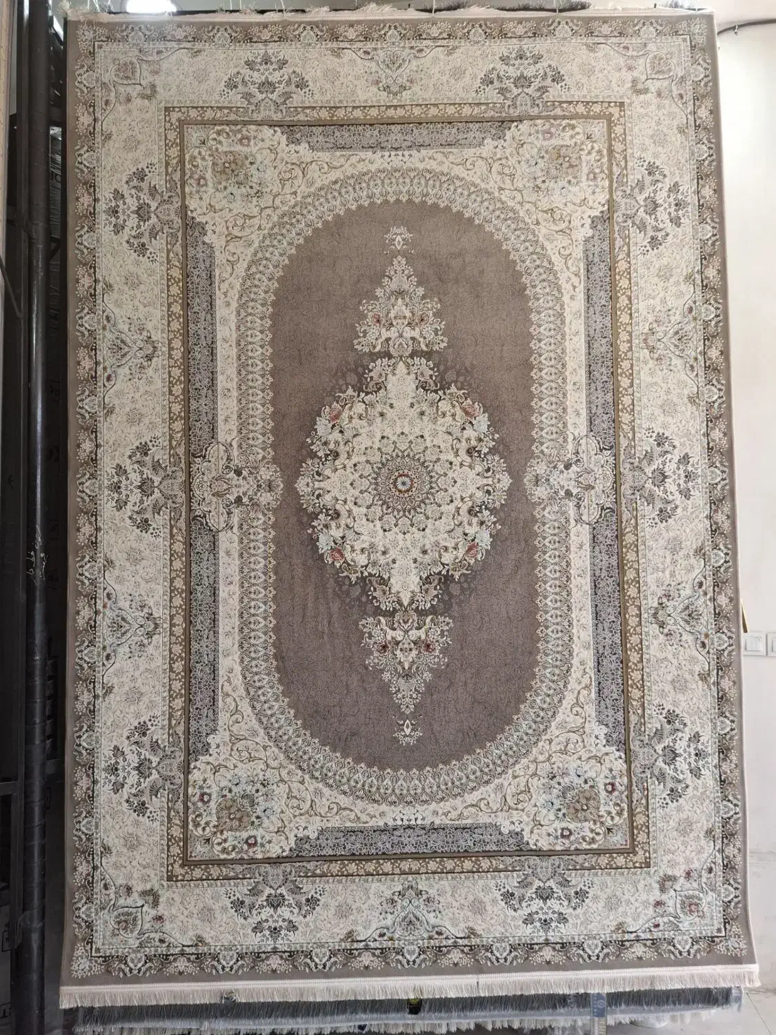 صدو پنجاه تخته فرش اقتصادی و تمام نخ مهدی زاده|فرش|پاکدشت, پاکدشت (مامازند)|دیوار