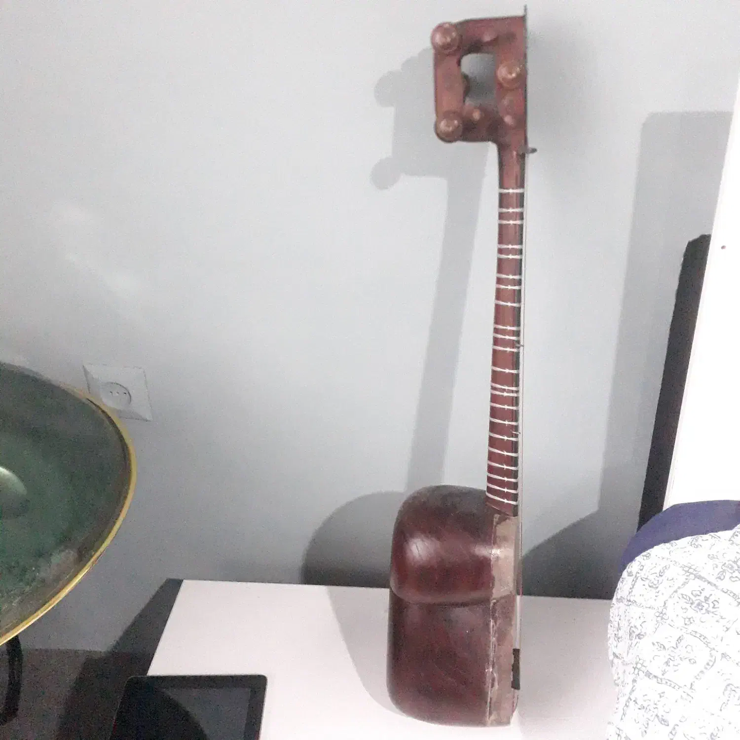 تار۹سیم قفقازی|سازهای سنتی|رشت, لاکانی|دیوار