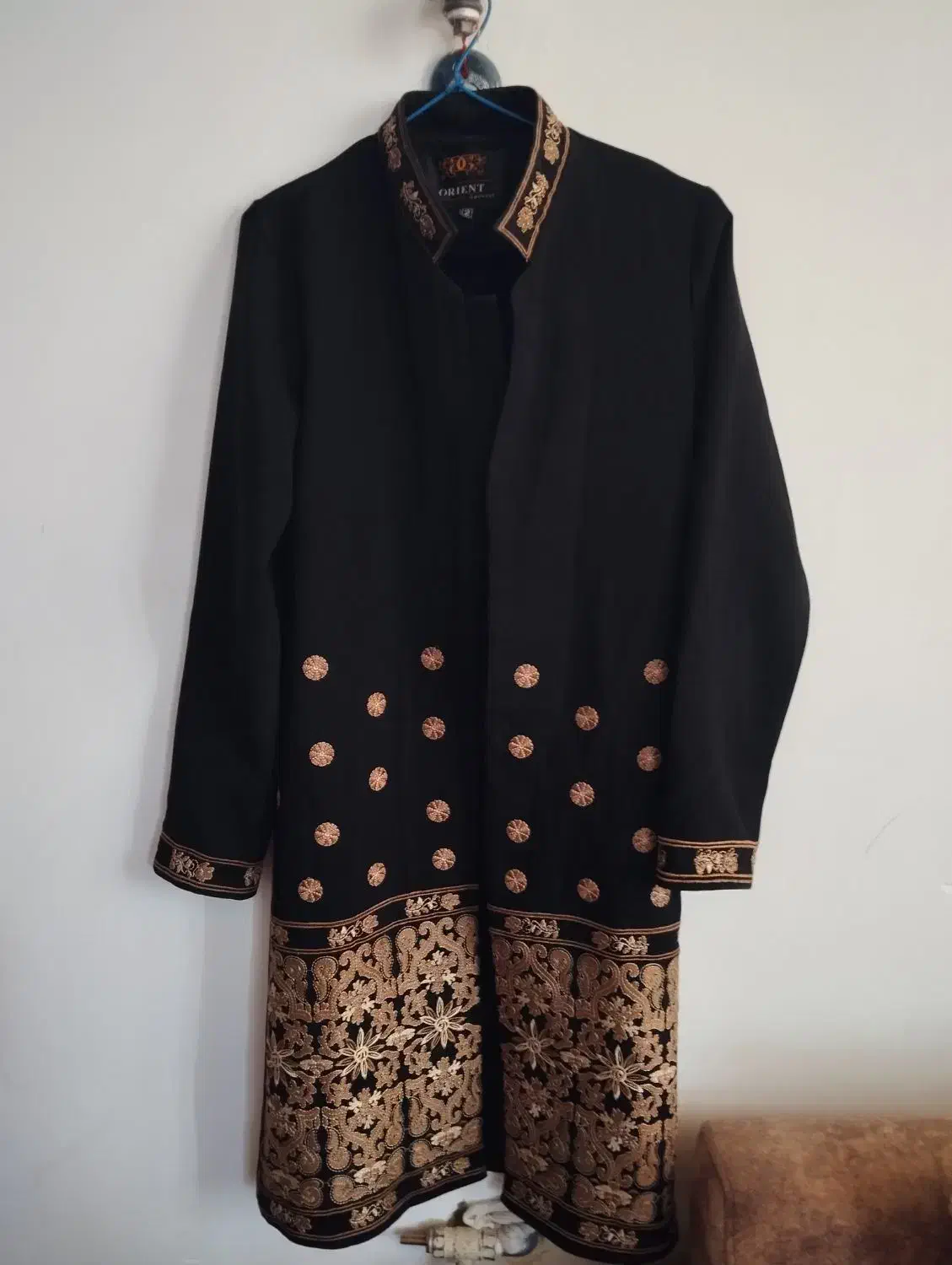 مانتو مشکی طرح طلایی|لباس|صدرا-فارس, فاز ۲|دیوار