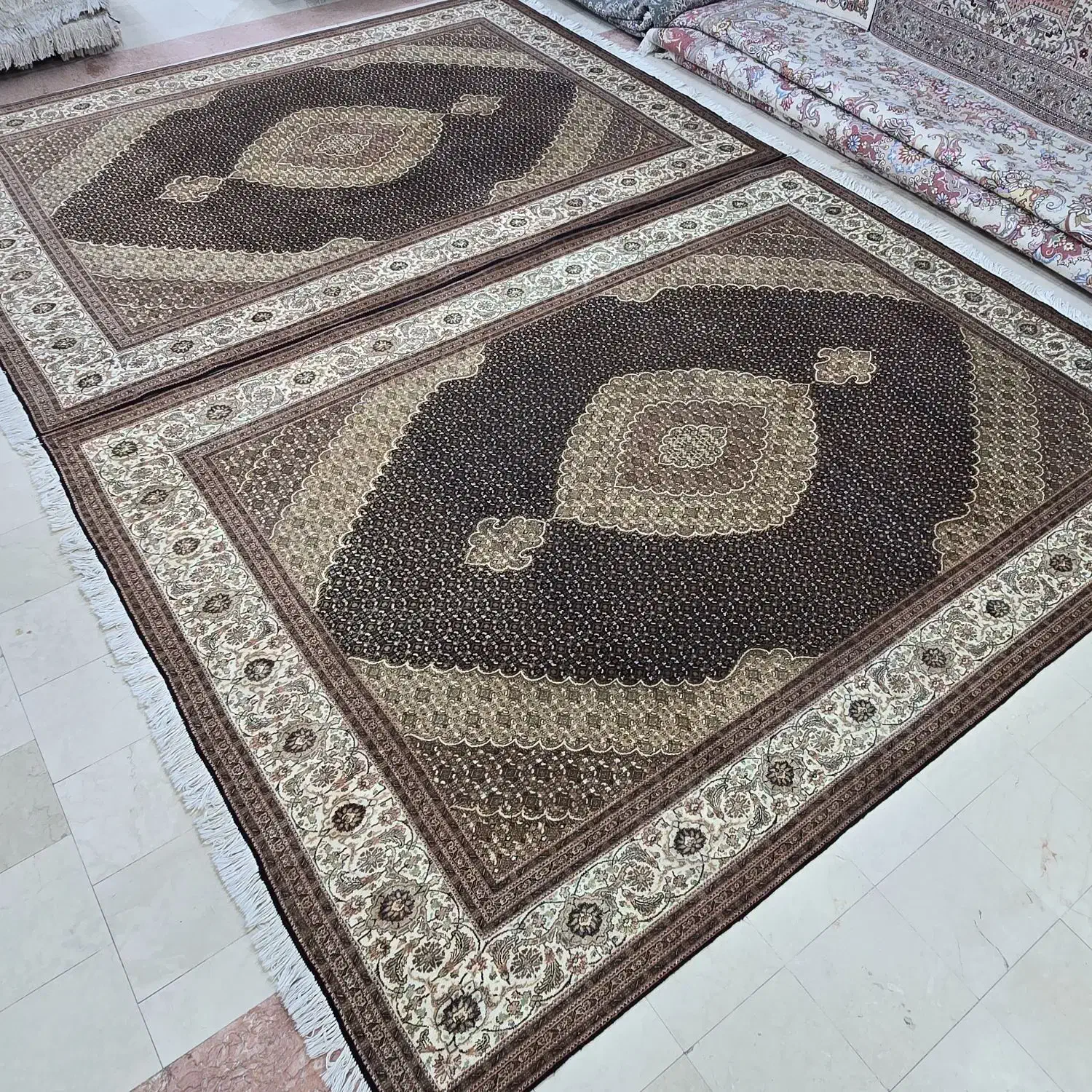 فرش ماهی تبریز(دستباف)سایزبندی و رنگبندی|فرش|تهران, ونک|دیوار