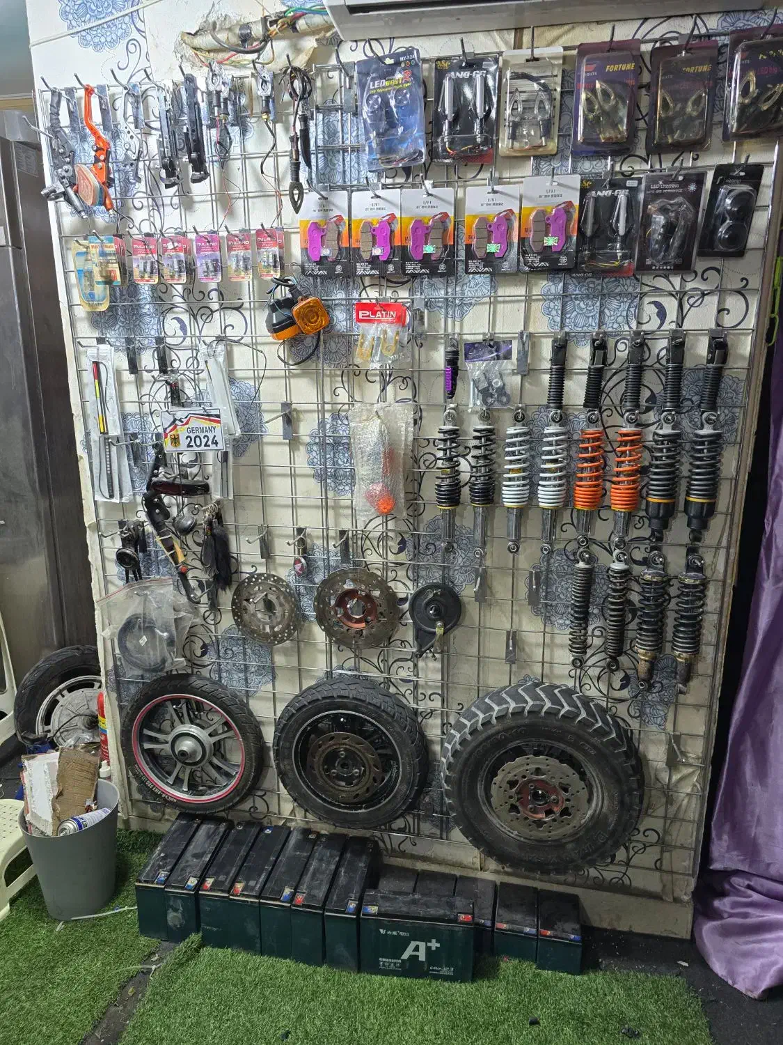 لوازم دسته دوم موتور|قطعات یدکی و لوازم جانبی|کیش, |دیوار