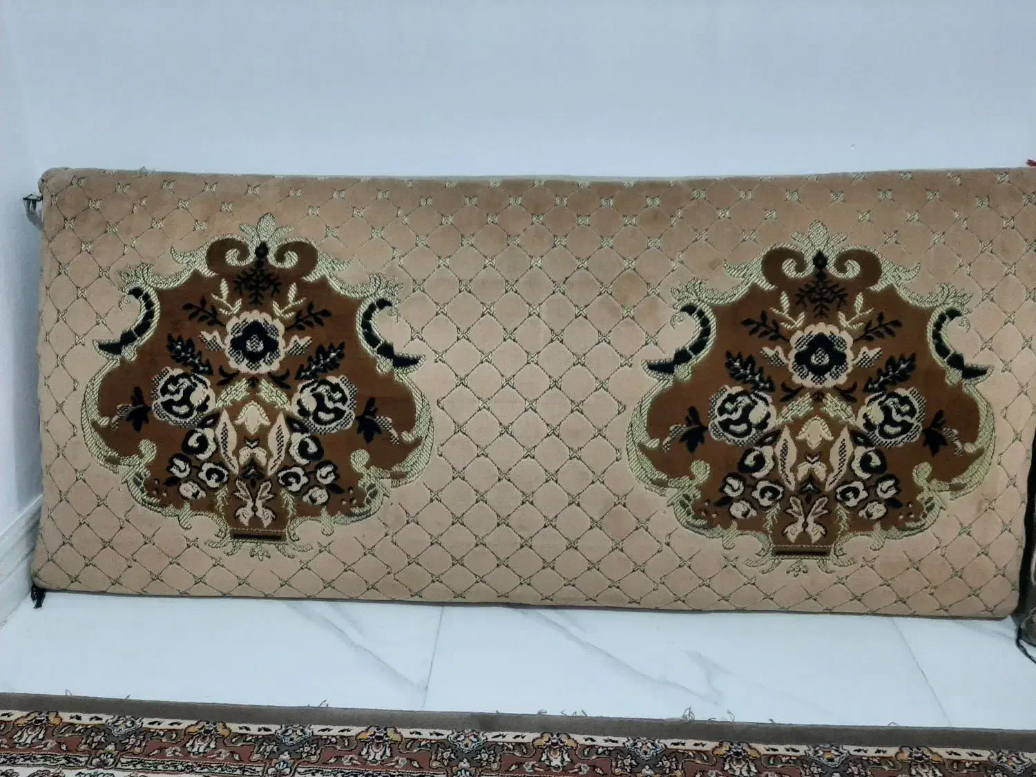 یک جفت پشتی|پشتی|اسلام‌شهر, شهرک الهیه|دیوار