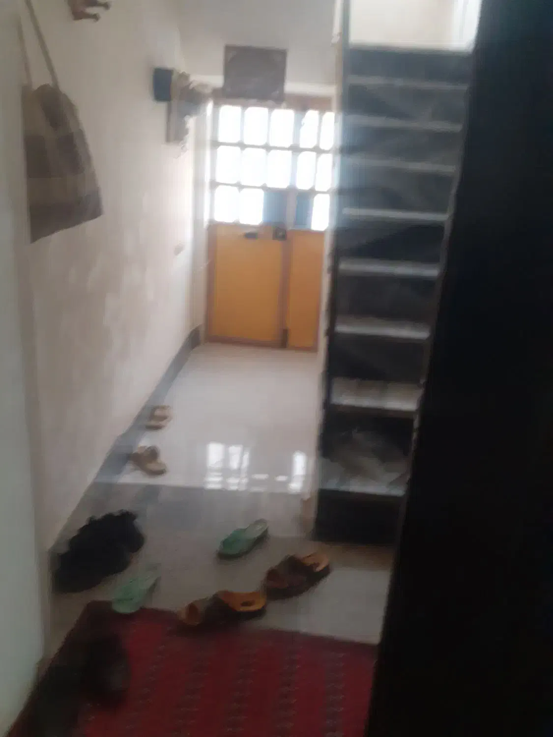 رهن و اجاره خ امام حسین کوچه الماس چگنی|اجارهٔ خانه و ویلا|بروجرد, |دیوار