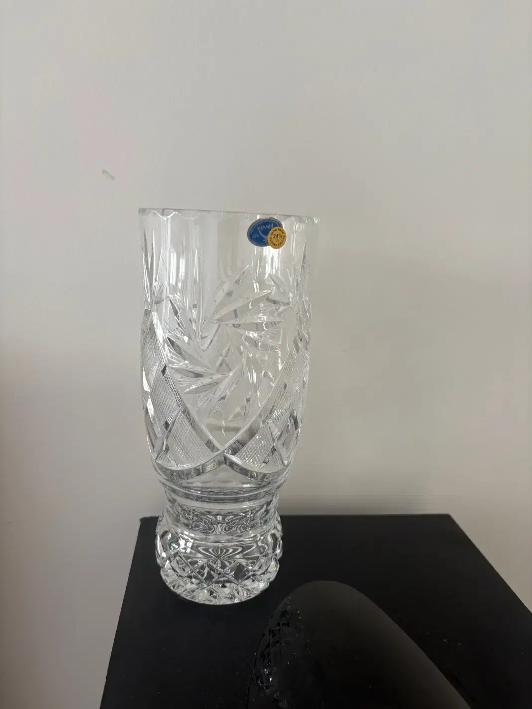 گلدان کریستال|کلکسیون اشیاء عتیقه|تهران, نیروی هوایی (پیروزی)|دیوار