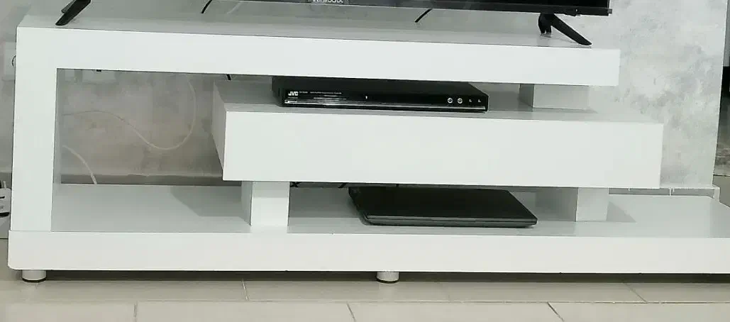 میزtv سفید سالم درحد نو|میز تلویزیون|صفادشت, |دیوار