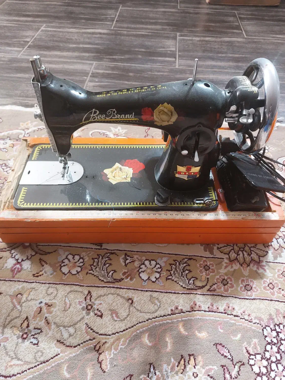 تلویزیون، چرخ خیاطی ،ضبط صوت|تلویزیون و پروژکتور|همدان, |دیوار