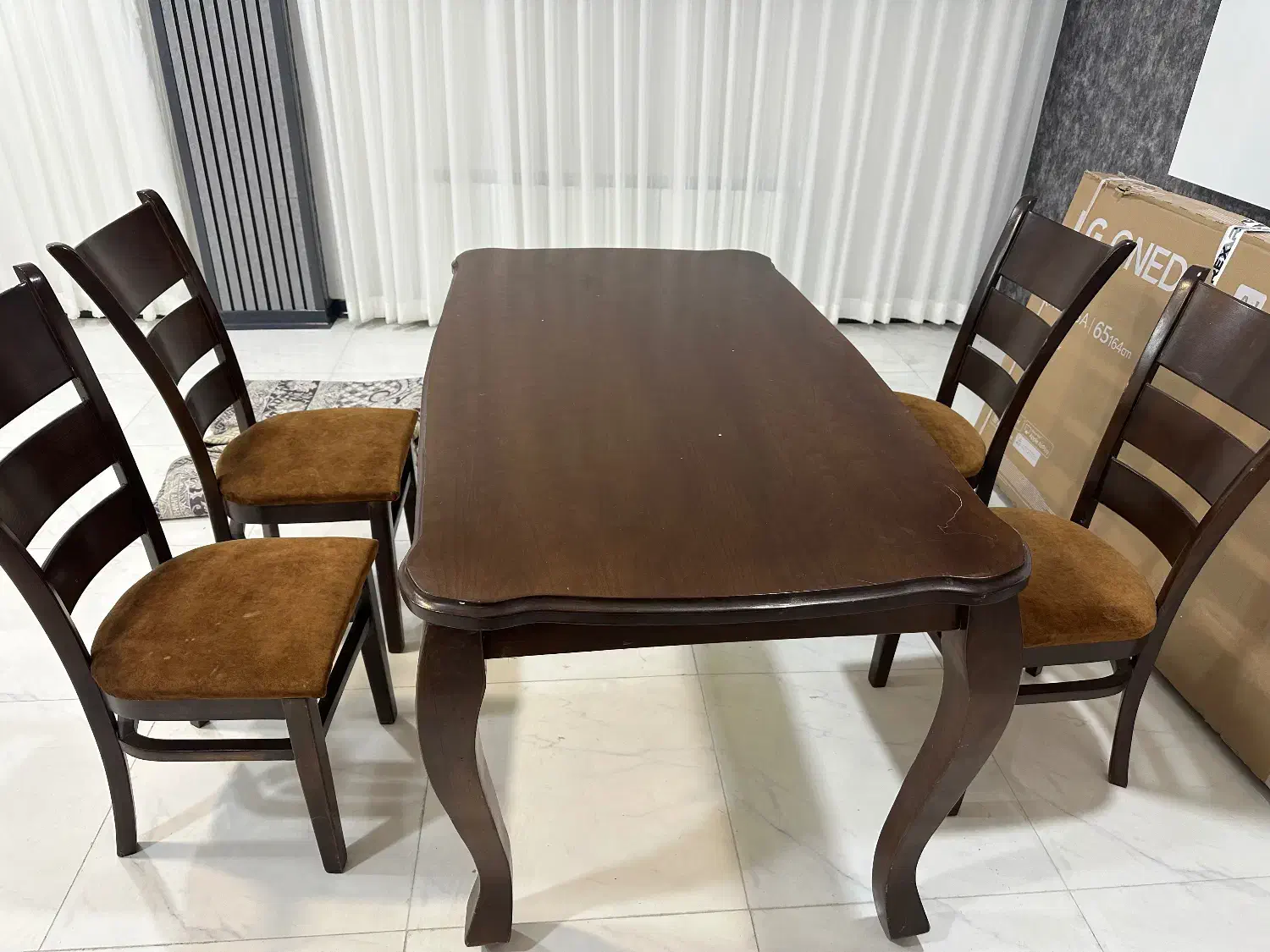 میز شش نفره نهارخوری غذاخوری با چهارتا صندلی|میز و صندلی غذاخوری|کرمان, |دیوار