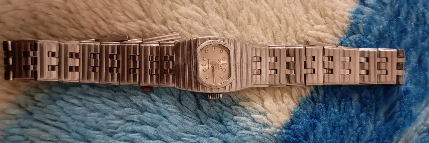 ساعت همه چی معلومه|ساعت|پرند, فاز ۶|دیوار