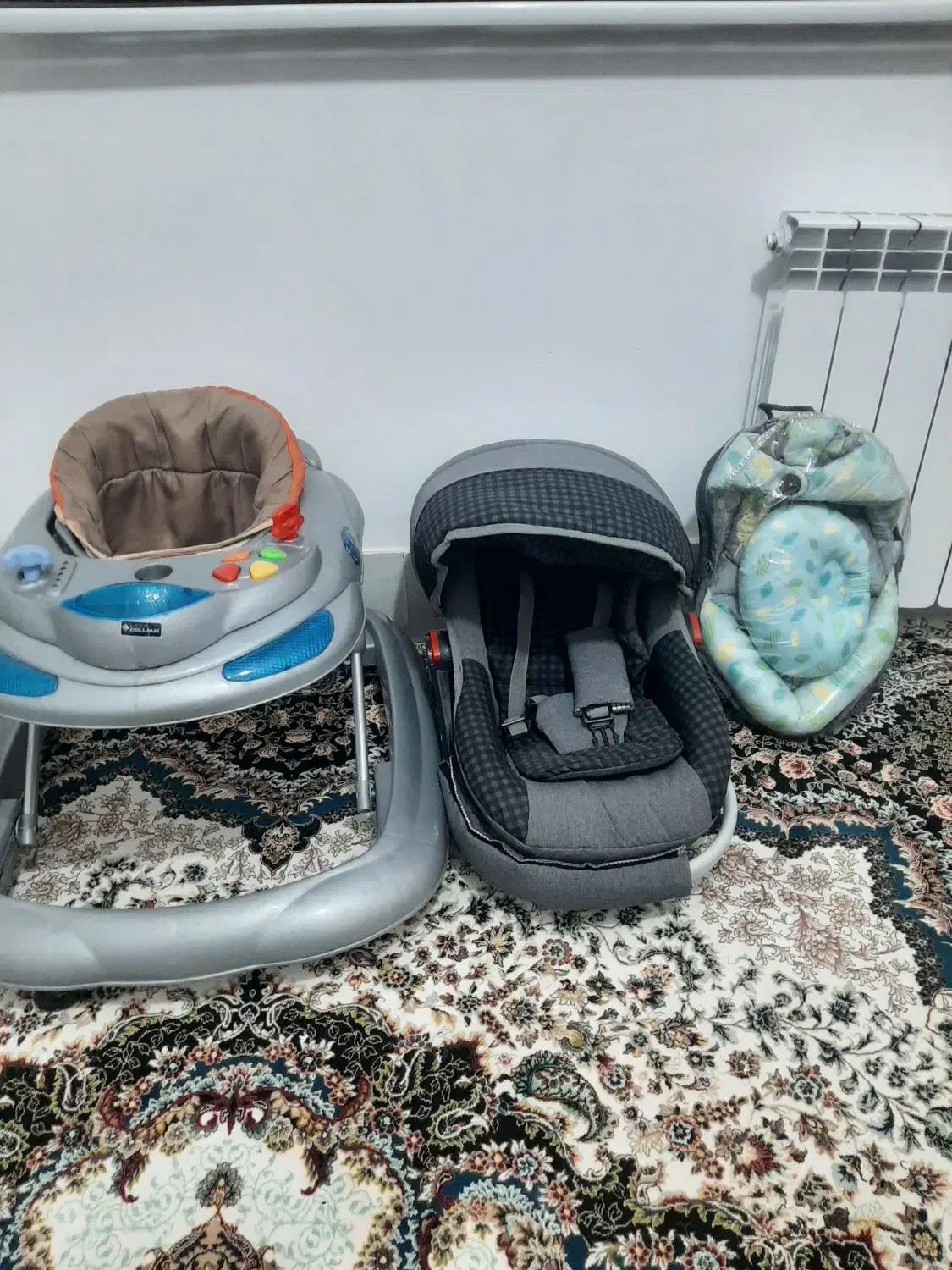 روروک کریر آغوش|کالسکه و لوازم جانبی|صدرا-فارس, فاز ۱|دیوار