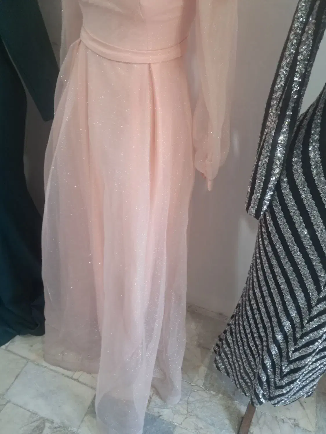 لباس مجلسی|لباس|شهریار, شهرک بهاران (ویره)|دیوار