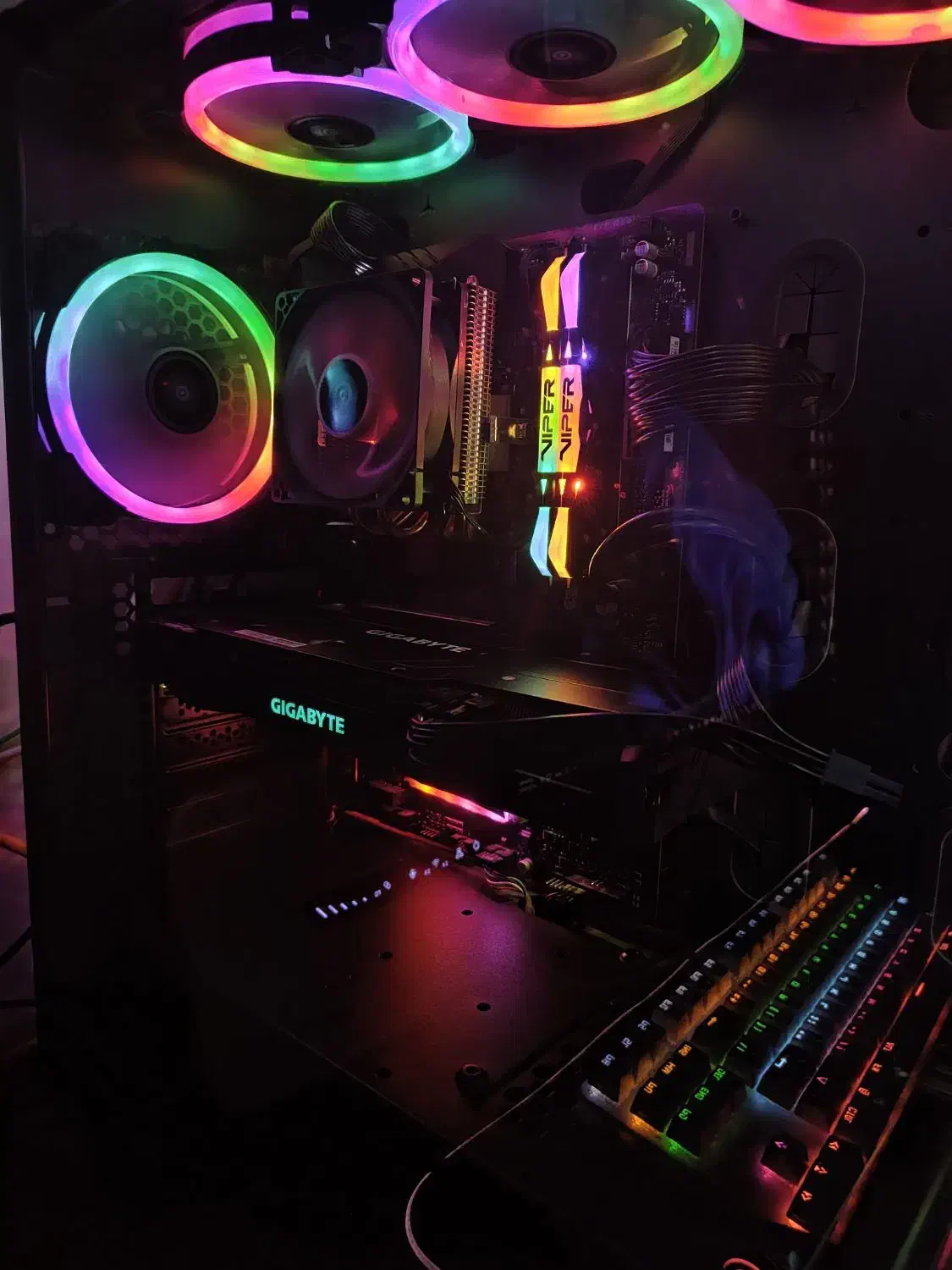 کارت گرافیک RX 5600 XT گیگابایت در حد نو|قطعات و لوازم جانبی رایانه|میناب, |دیوار