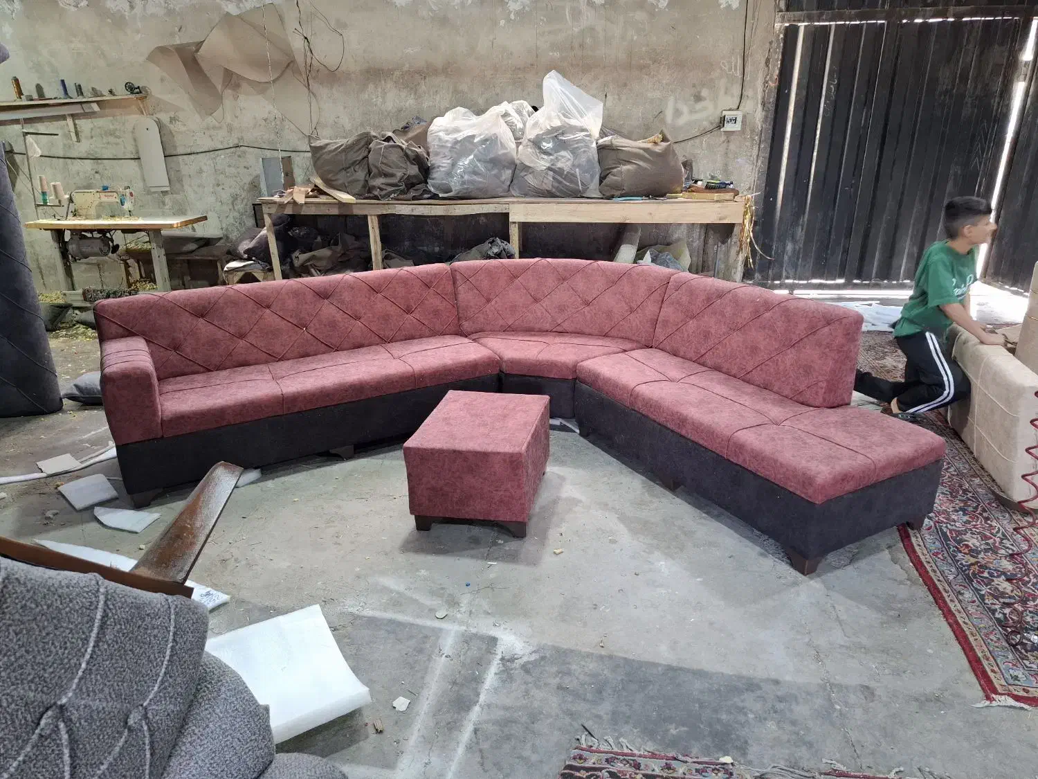 مبل راحتی ال لوتوس|مبلمان خانگی و میز عسلی|پرند, فاز ۶|دیوار