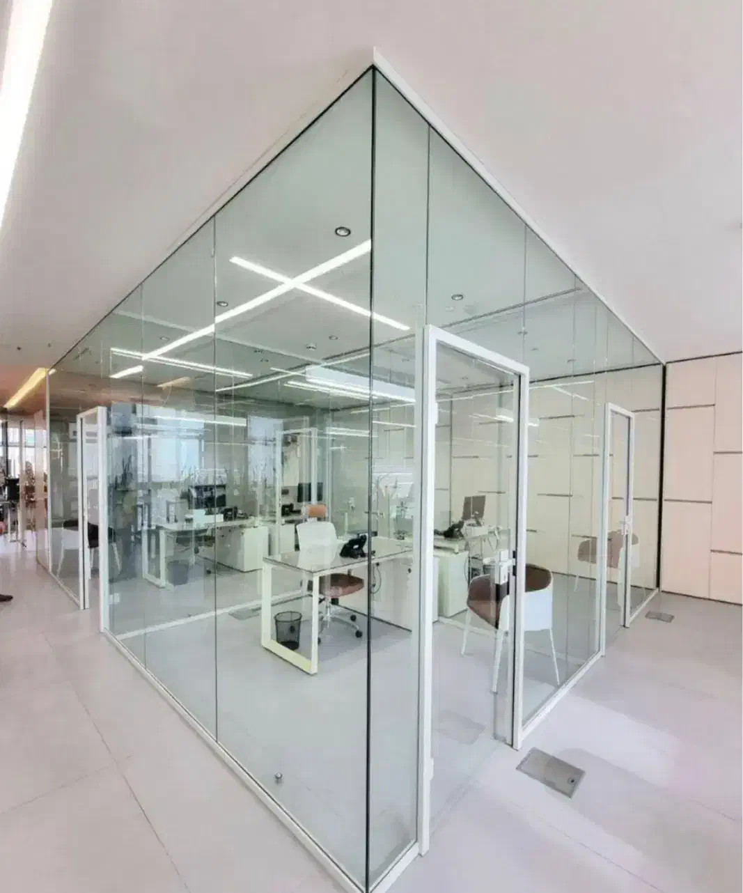 ویلایی شهرک غرب دربست ۱۱۰۰ متر بنا/ اداری