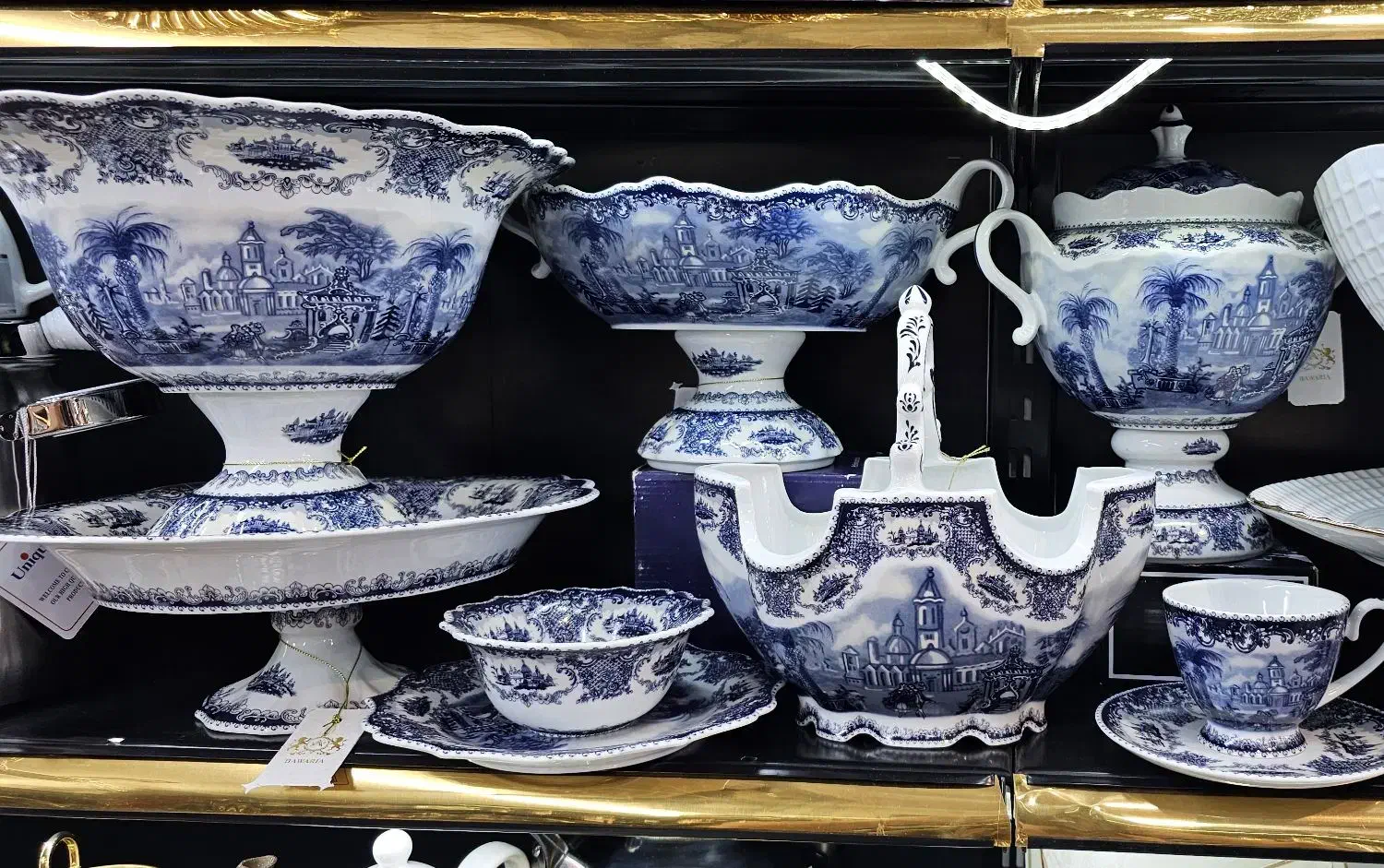 سرویس پذیرایی کریستال و چینی|ظروف سرو و پذیرایی|همدان, |دیوار