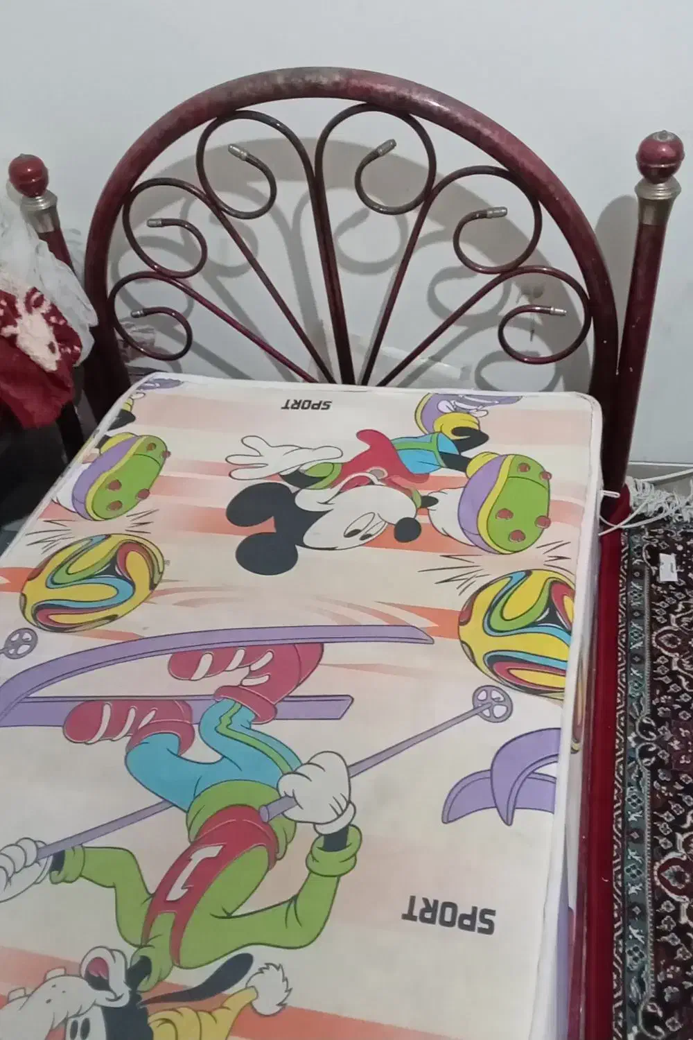 تخت فلزی یک نفره|تخت و سرویس خواب|شاهینشهر, شهرک گلدیس|دیوار