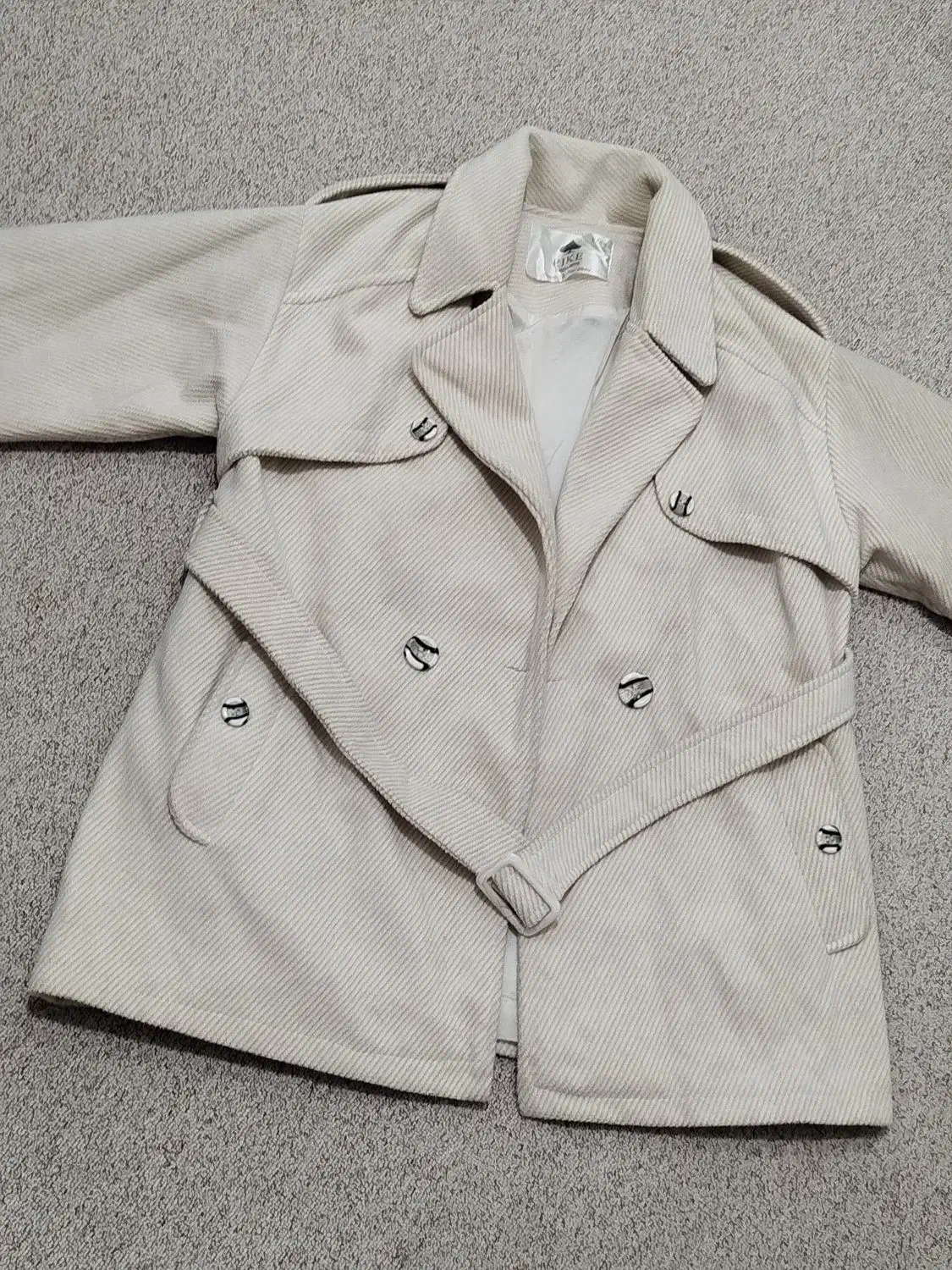 کت زمستانه|لباس|پاوه, |دیوار