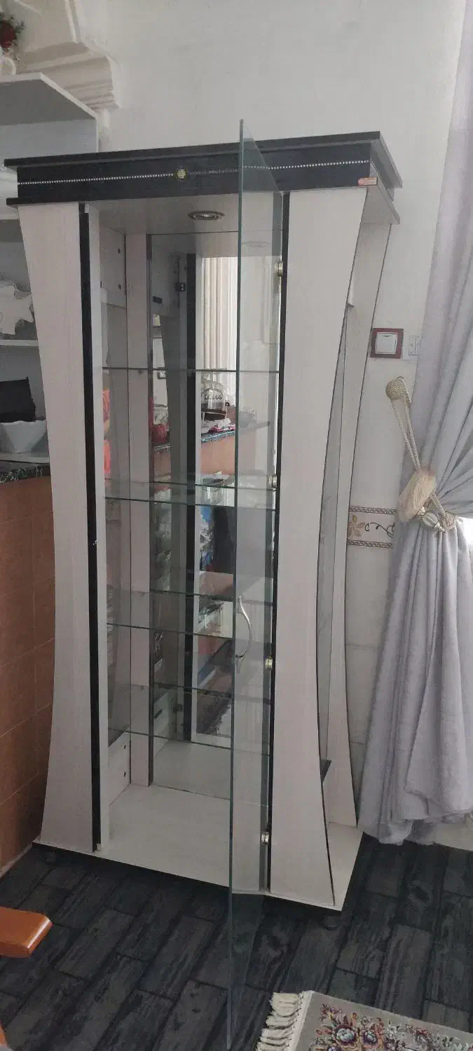 فروش فوری ویترین ایستاده|بوفه، ویترین، کنسول|الوند, |دیوار