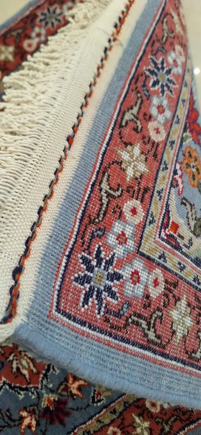 فرش دست باف با گل ابریشمی|فرش|شیراز, چوگیاه‎|دیوار