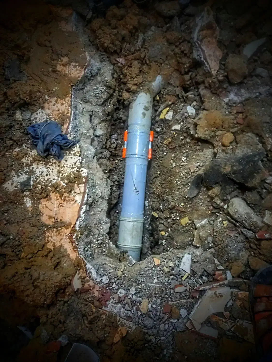 لوله کشی آب فاضلاب لکه کاری نشتی گیری نقطه زن|خدمات پیشه و مهارت|زاهدان, |دیوار