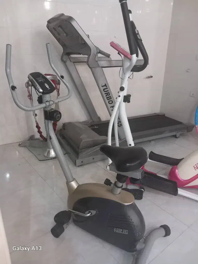 فروش ۲تا دوچرخه ثابت،ماساژور،میله پرس،تاتمی|تجهیزات ورزشی|دورود, |دیوار