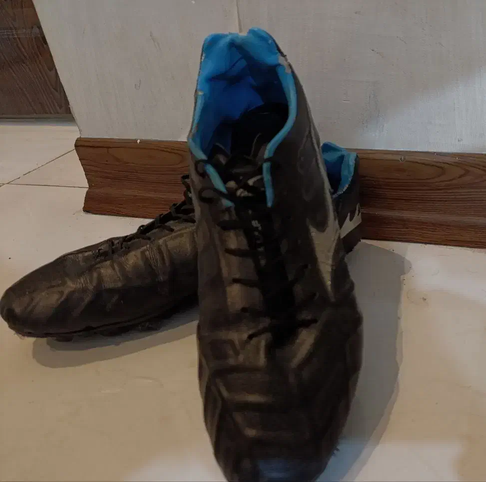 استوک فوتبال، برند mizuno، سایز ۴۴|کیف، کفش، کمربند|اصفهان, کوی گلزار|دیوار