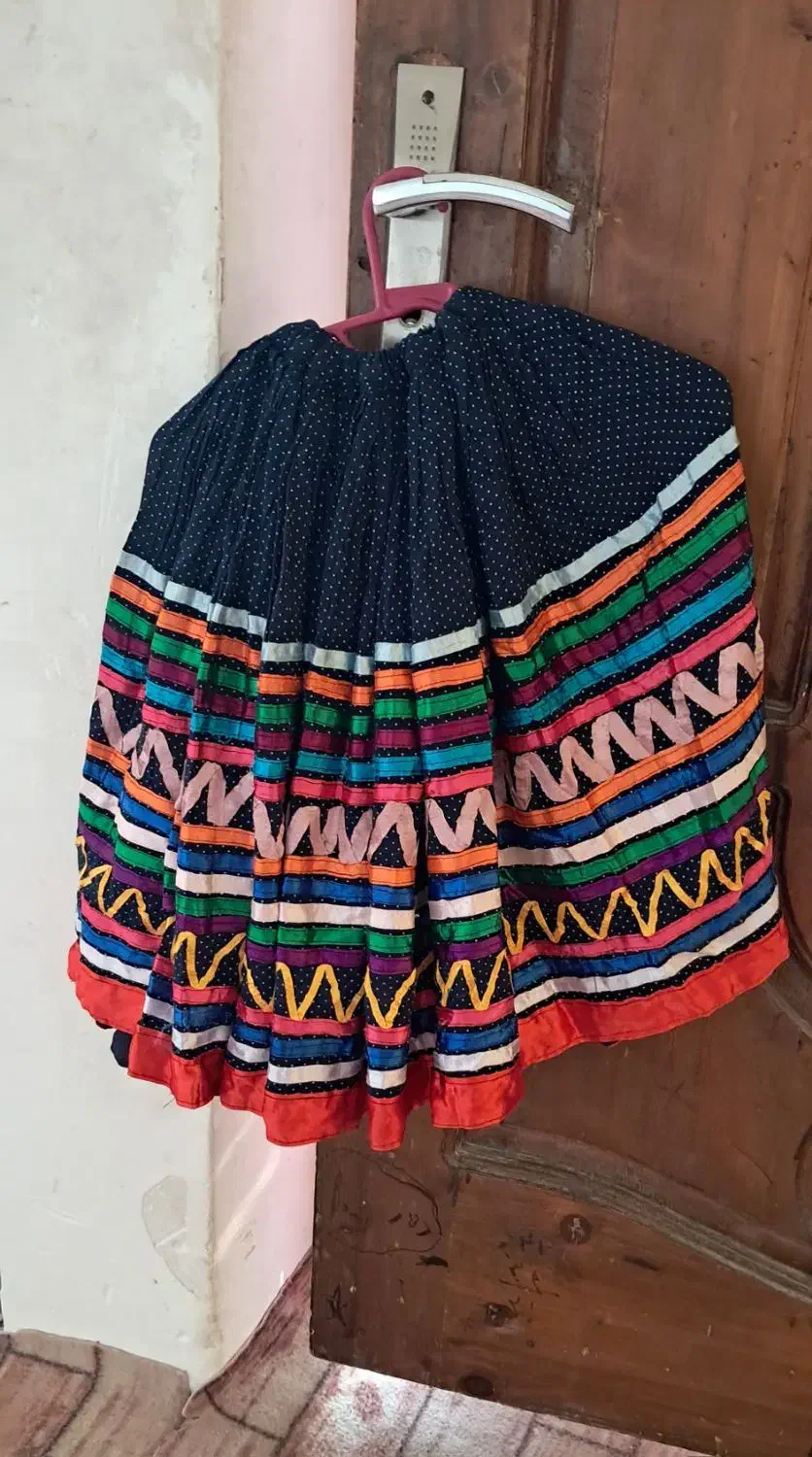 لباس محلی|لباس|لاهیجان, بازکیاگوراب|دیوار